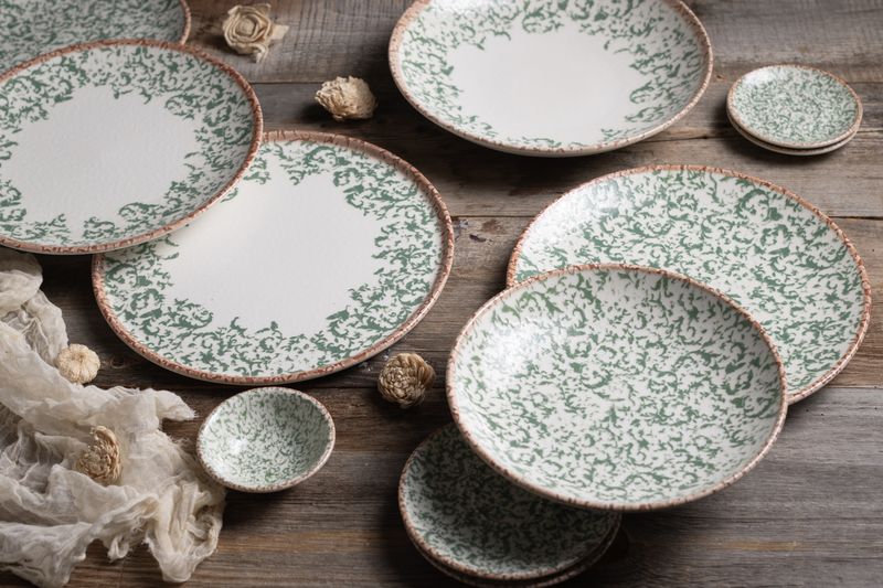 Venecia styled on a real table